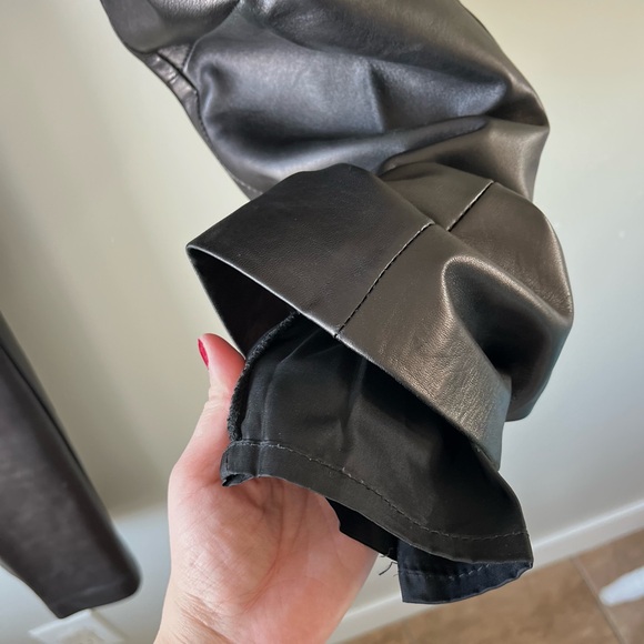 Danier Women’s Black 100% Leather Straight-Leg Pants Size 2 High Rise- bikercore - Picture 10 of 10